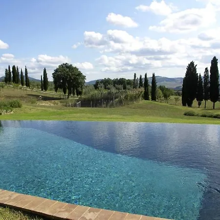 Willa Sleeps 8 Pool