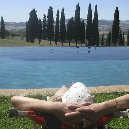 Sleeps 8 Pool Willa